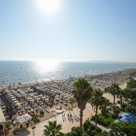Durres, Albania アパート *