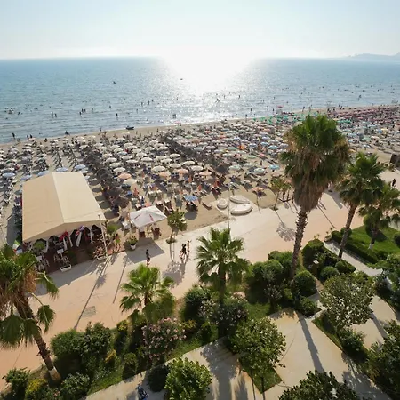 アパート Durres, Albania ドゥラス